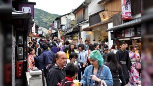 Kyoto áp thuế lưu trú kỷ lục 10,000 yên cho khách du lịch