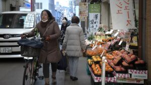 Người dân Nhật dự báo lạm phát tăng 12,2% trong năm 2026