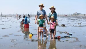 Trải nghiệm một ngày cào ngao sò ở Nhật