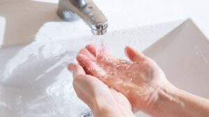 Người dân Tokyo được miễn tiền nước cơ bản trong mùa hè