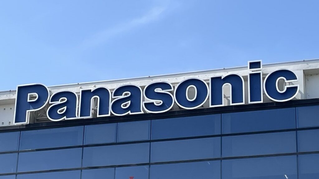 Panasonic-cat-giam-lao-dong-toan-cau