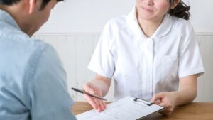Nhật siết quy định với khách du lịch bùng viện phí