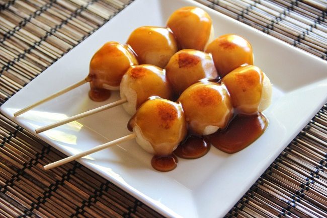wagashi mùa hè - Mitarashi Dango