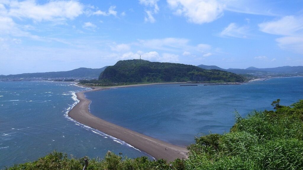 Trải nghiệm ‘đi bộ qua biển’ khi thủy triều rút tại Kagoshima