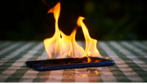 Cháy pin lithium-ion gia tăng tại Nhật, nhiều người vẫn chủ quan