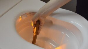 Ra mắt bồn cầu Toto “giải mã” phân giúp theo dõi sức khỏe