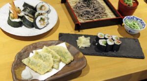 Thử ăn tempura xương rồng độc đáo tại Nhật