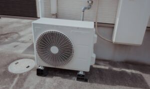 Bảo dưỡng cục nóng máy điều hòa đúng cách giúp tiết kiệm điện