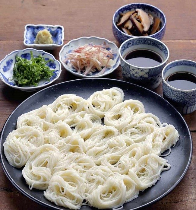 Mỳ Somen Mentsuyu dễ làm và ngon miệng. Ảnh: Yomiuri