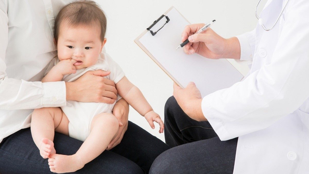 đặt lịch khám cho bé bị ốm tại Nhật