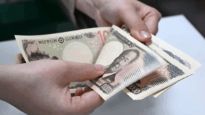 Chứng khoán khởi sắc, yên lao dốc sau khi Nhật có nữ chủ tịch Đảng LDP cầm quyền