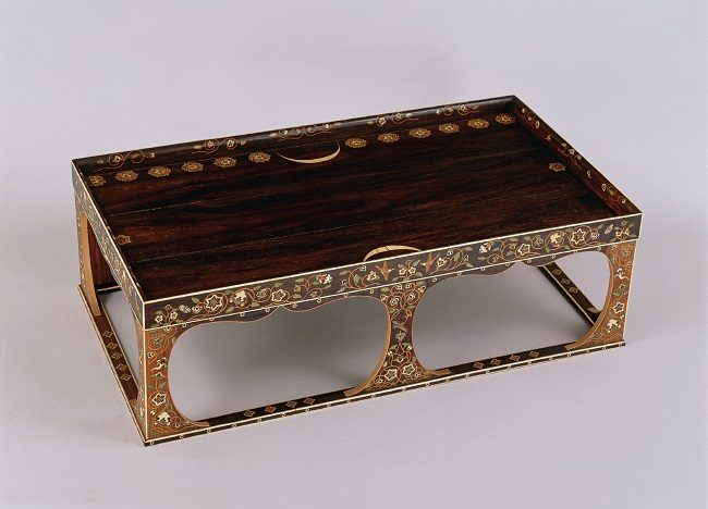 Bàn trà Sugoroku bằng gỗ đàn hương