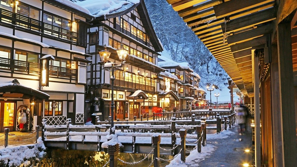 suoi-nuoc-nong-ginzan-onsen-yamagata