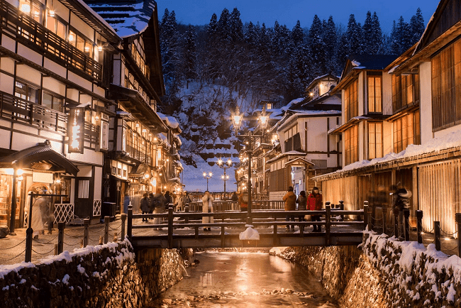 Ginzan Onsen mùa tuyết