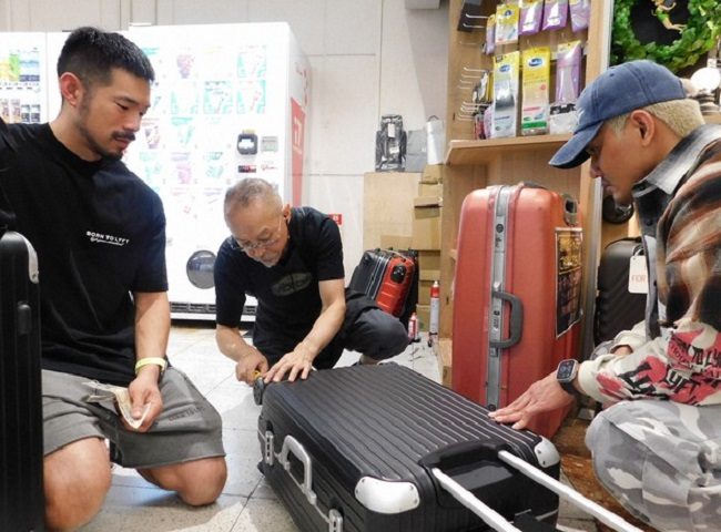 sửa vali sân bay Narita