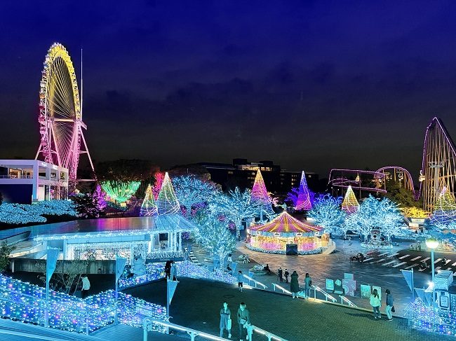 Một góc công viên giải trí Yomiuri Land bao phủ bởi đèn LED trong mùa Giáng sinh