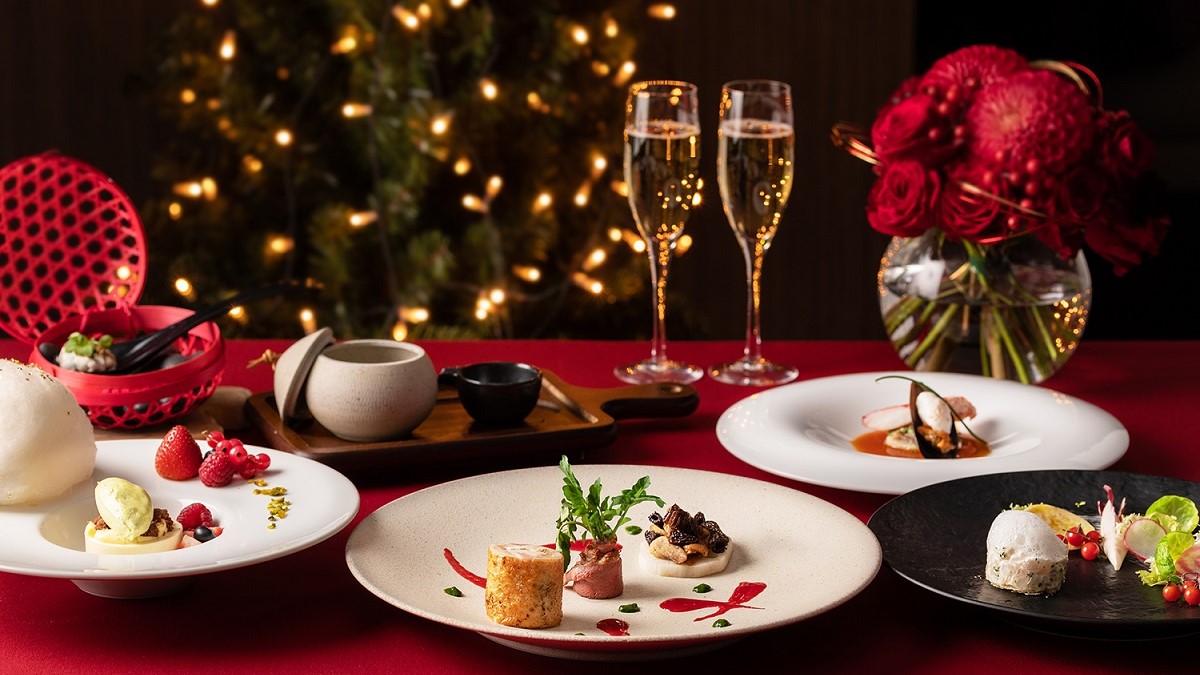 Bua-toi-Giang-sinh-lang-man-tai-10-nha-hang-Tokyo-sang-trong