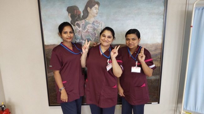 Ba nhân viên điều dưỡng người Ấn đang làm việc tại Nhật.
