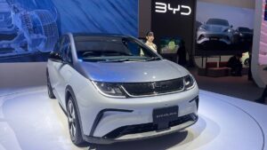Nhật Bản dự kiến ​​tăng thuế với xe điện và xe hybrid