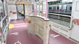 Tokyo vận hành toa tàu dành riêng cho xe đẩy trẻ em và xe lăn