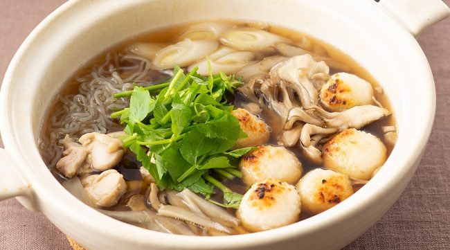 Lẩu Kiritamponabe đặc trưng không thể thiếu mochi nướng