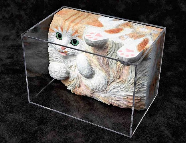 Một chú mèo gỗ tinh nghịch của nghệ sĩ Nishi Makoto