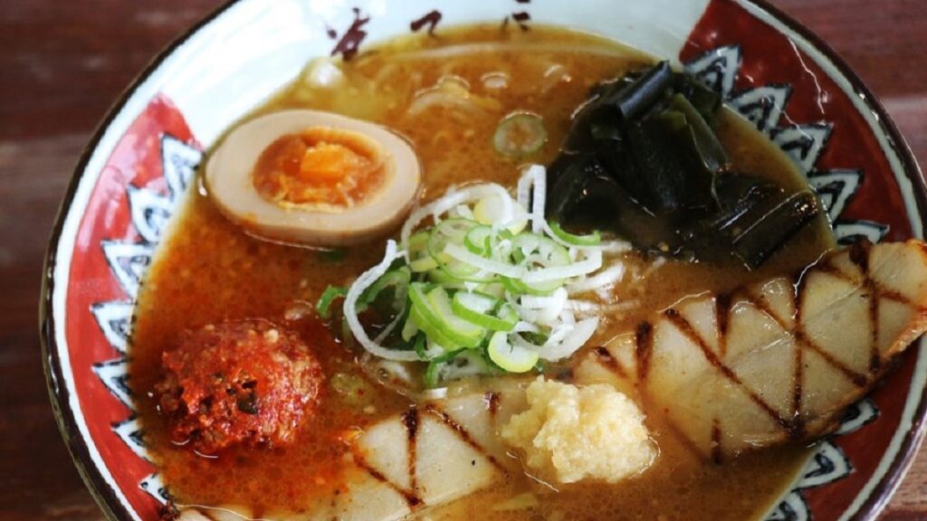Teshikaga-Ramen-Mi-ramen-dua-thi-tran-nho-o-Hokkaido-len-ban-do-du-lich-the-gioi
