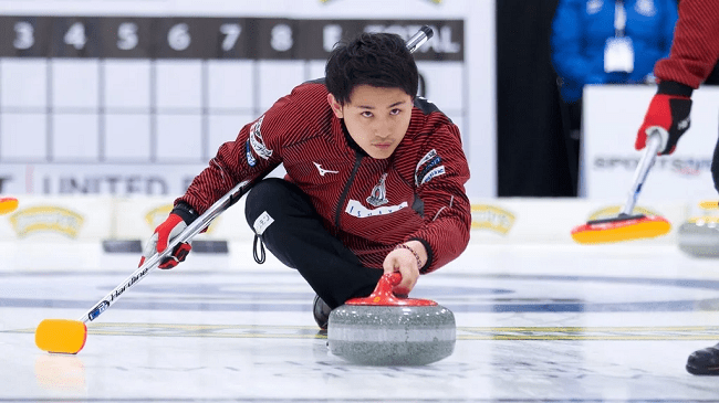 VĐV Yuta Matsumura của đội tuyển Curling Nhật Bản