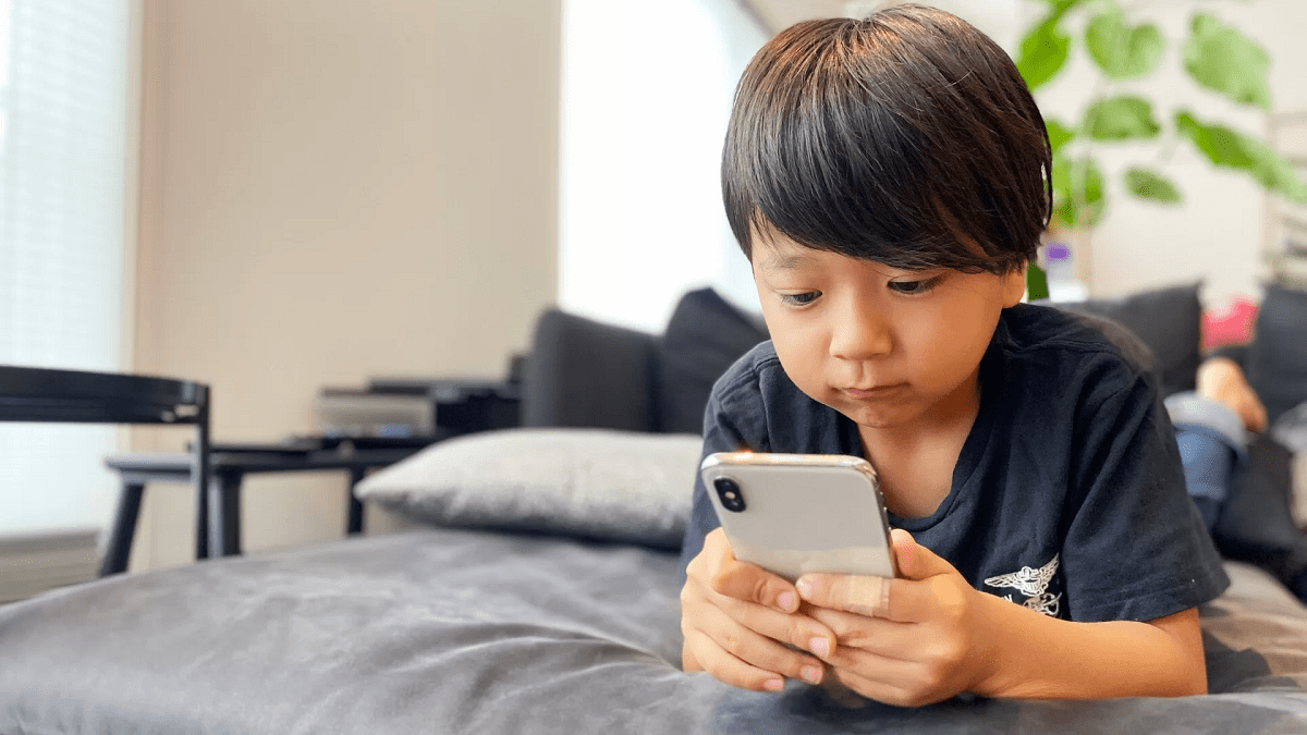 Giới trẻ Nhật nghiện mạng xã hội