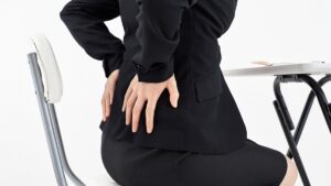 Mẹo giảm đau lưng khi ngồi làm việc quá lâu