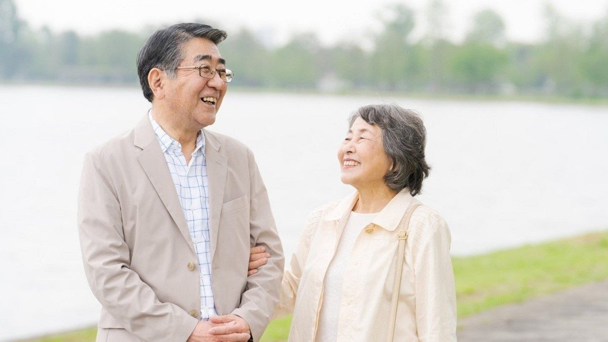 Nguoi-hanh-phuc-song-khoe-manh-va-truong-tho-hon