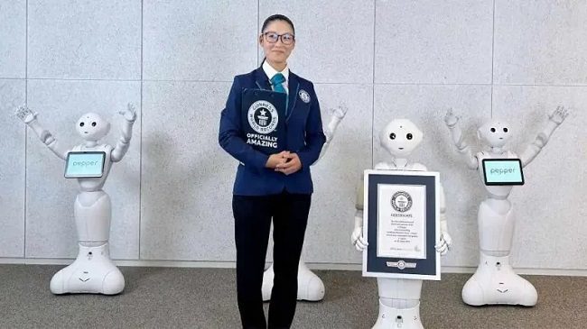 Robot hình người "Pepper" của SoftBank Robotics, được Sách kỷ lục Guinness công nhận là robot hình người sản xuất hàng loạt đầu tiên trên thế giới.