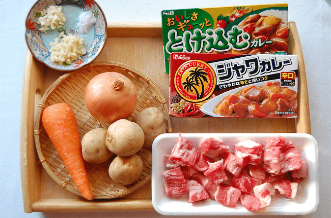 Một số nguyên liệu nấu cà ri Nhật Bản tại nhà