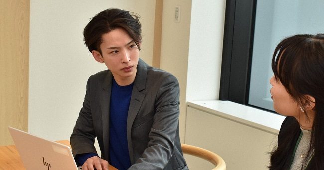 đàn ông Nhật trang điểm