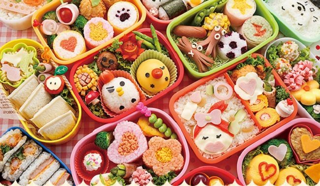 Người Nhật chú trọng trang trí hộp cơm bento