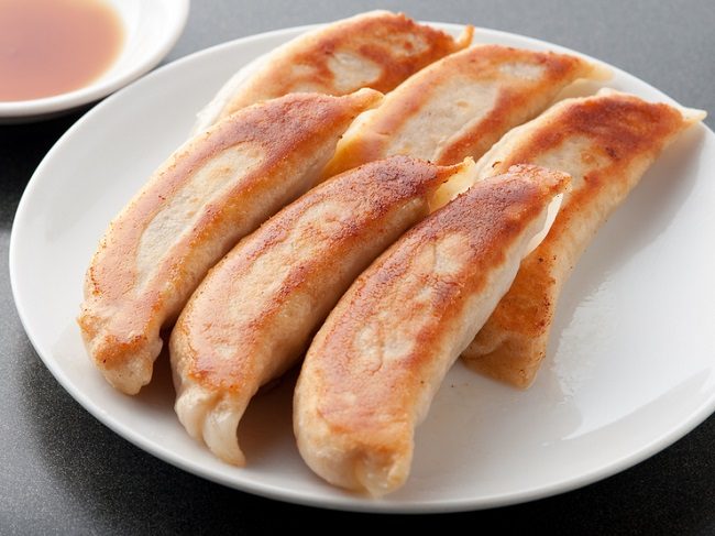 Gyoza của quán Taikourou hơi thuôn dài