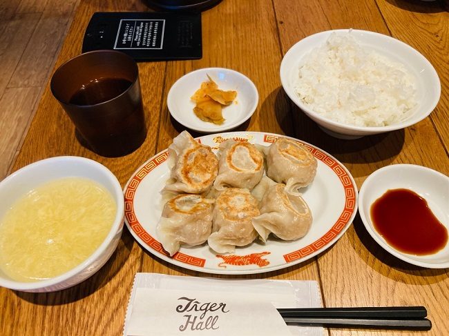 Gyoza tại quán Tiger Gyoza Hall Asakusa.