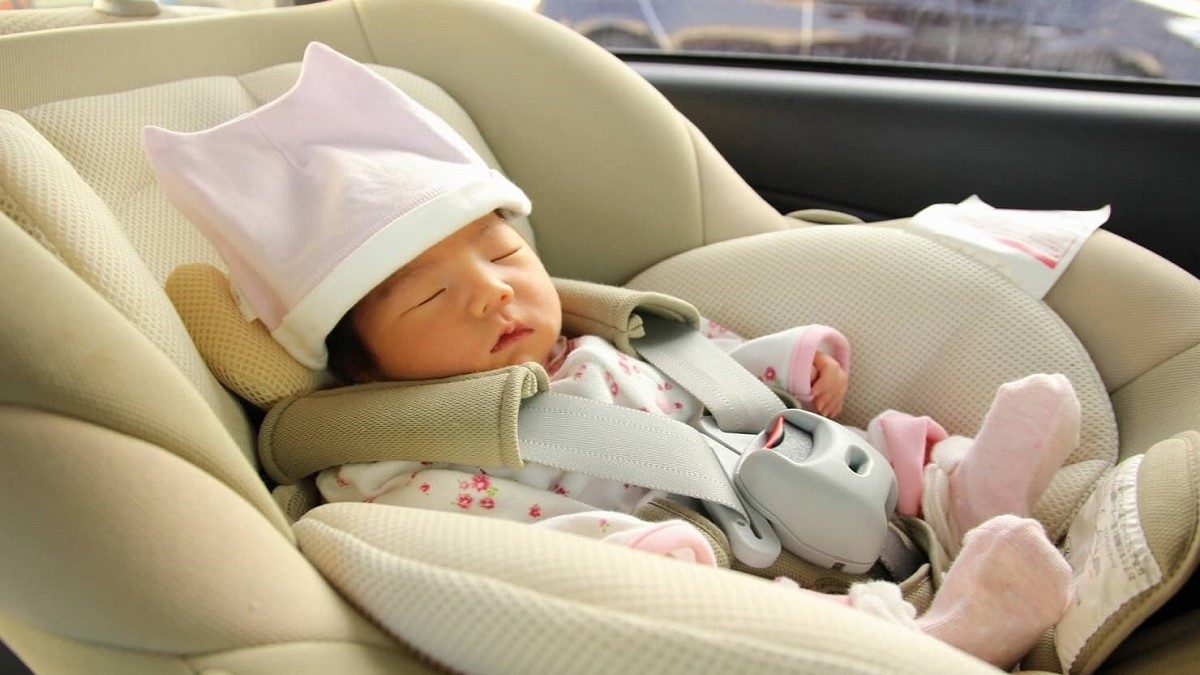 Cách chọn ghế ngồi ô tô cho bé ở Nhật Bản