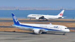 Giá nhiên liệu tăng vọt, ANA và Japan Airlines tăng phụ phí 