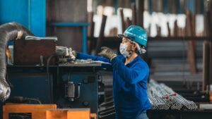 Tăng phí gia hạn cư trú thành gánh nặng cho người nước ngoài tại Nhật