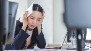 Vì sao người Nhật tìm đến dịch vụ xin nghỉ việc hộ?
