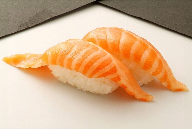 món ăn biểu tượng nhật bản - Sushi cá hồi