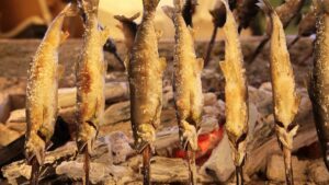 Cá Ayu nướng muối – hương vị mùa hè từ những dòng sông