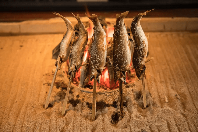 Ayu no shioyaki - Cá Ayu nướng muối 