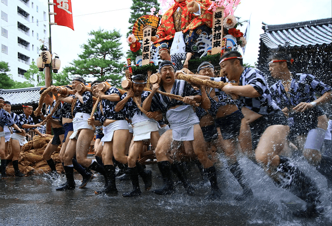 Không khí tranh tài náo nhiệt tại lễ hội Hakata Gion Yamakasa