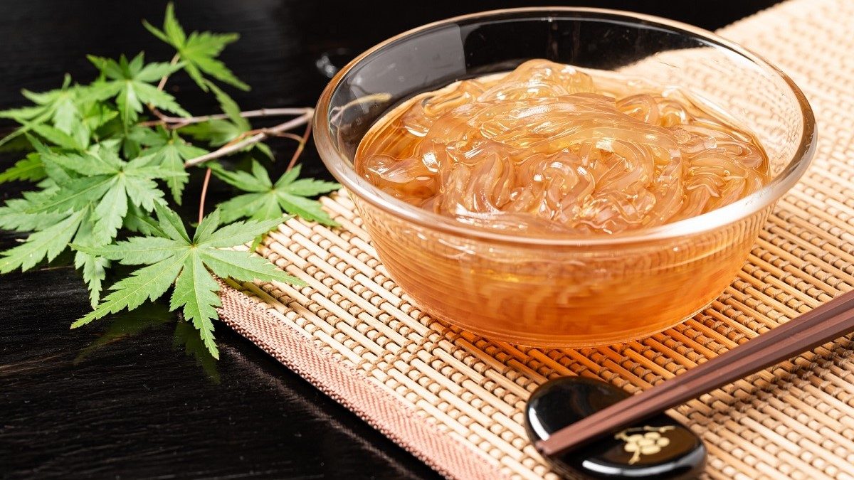 Mì thạch Tokoroten giải nhiệt mùa hè từ góc nhìn thi ca Nhật Bản