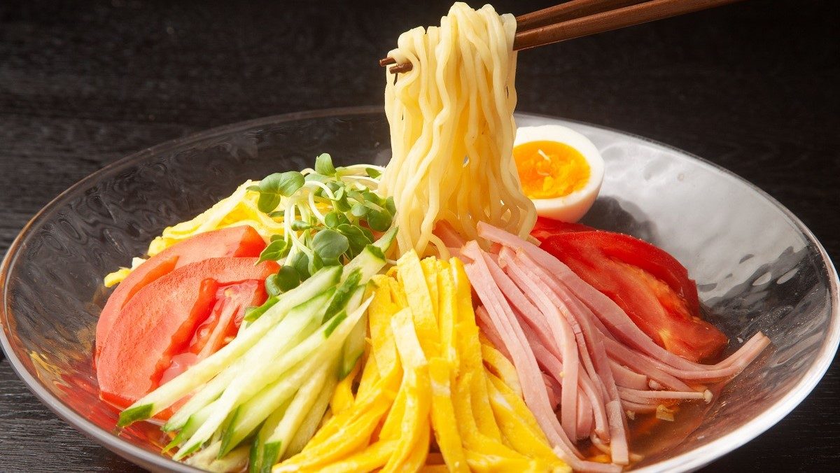 Vì sao người Nhật thích ăn mì lạnh Hiyashi Chuka vào mùa hè