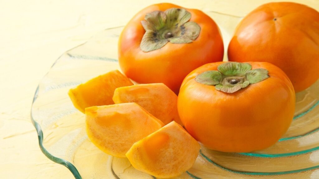 Công thức salad quả hồng ngon lạ miệng