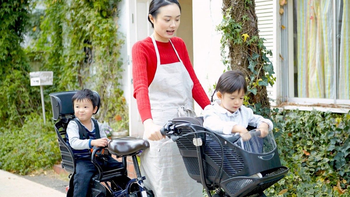 Nhật Bản có thể nới lỏng quy định ghế xe đạp cho trẻ em tiểu học