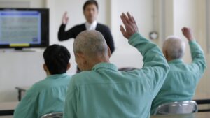 Tù nhân già thành gánh nặng trong các nhà tù Nhật Bản